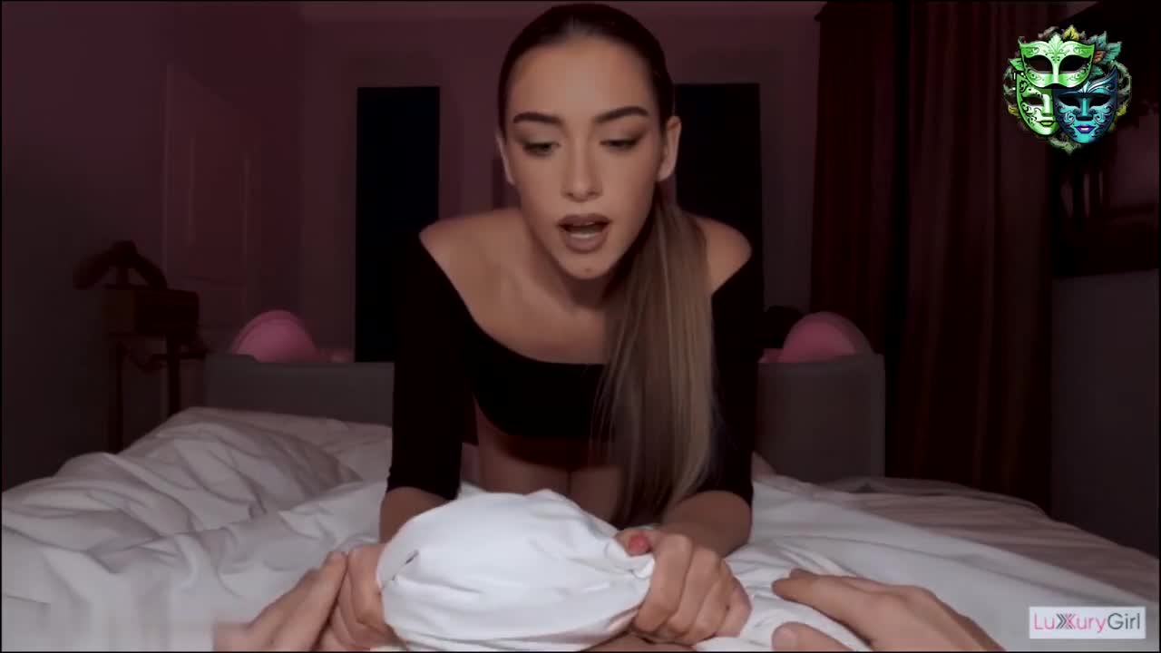 Charli D'Amelio AI Deepfake - Deepfades